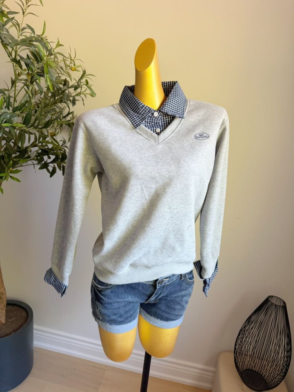 The Barnnet Gray Layered V-Neck Sweatshirt Plaid Collar NWT